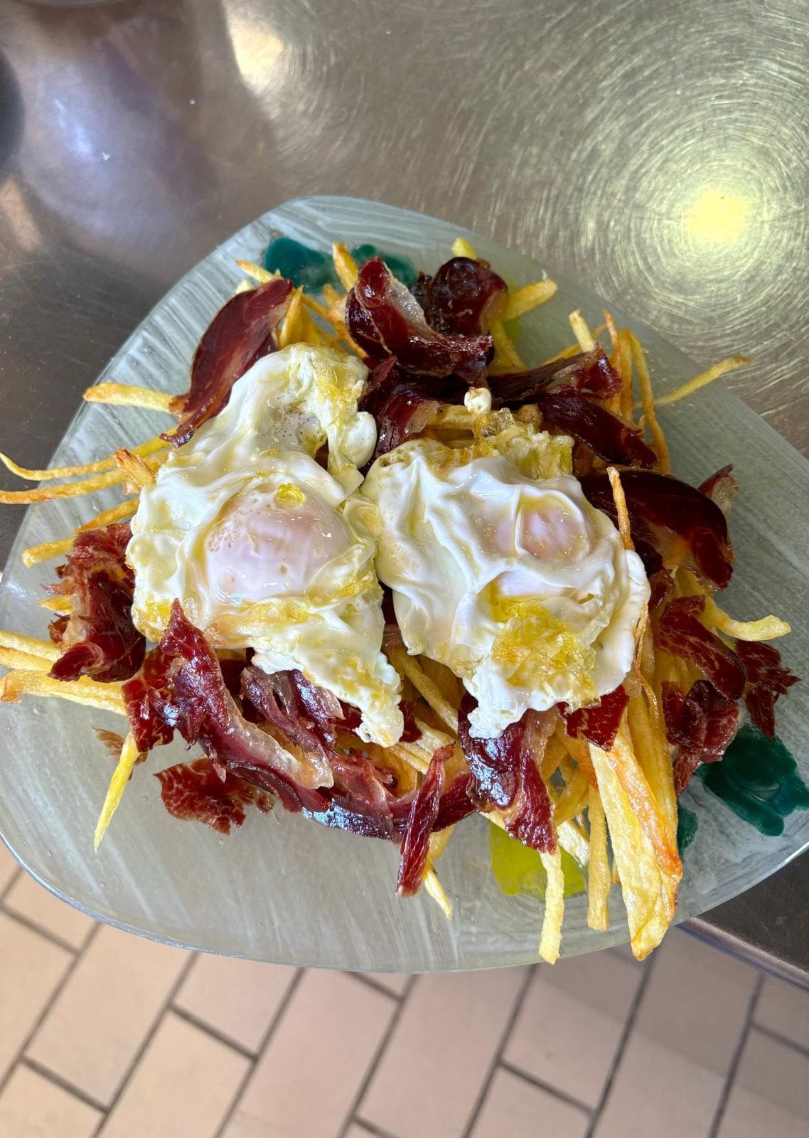 huevos rotos con jamón ibérico